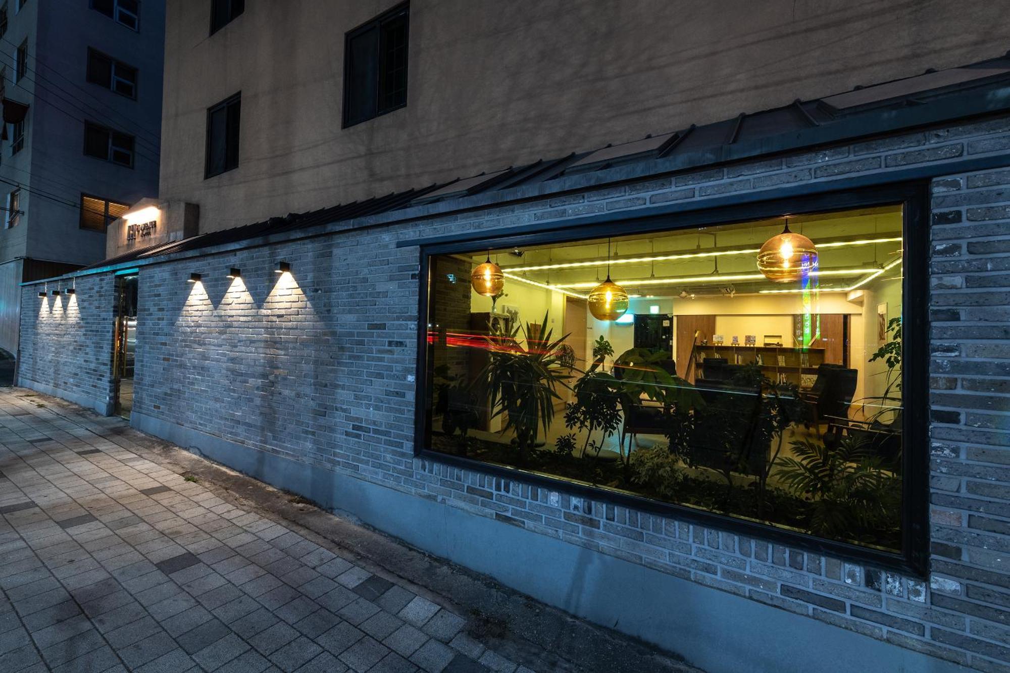 H Avenue Chuncheon Hotel Exterior foto
